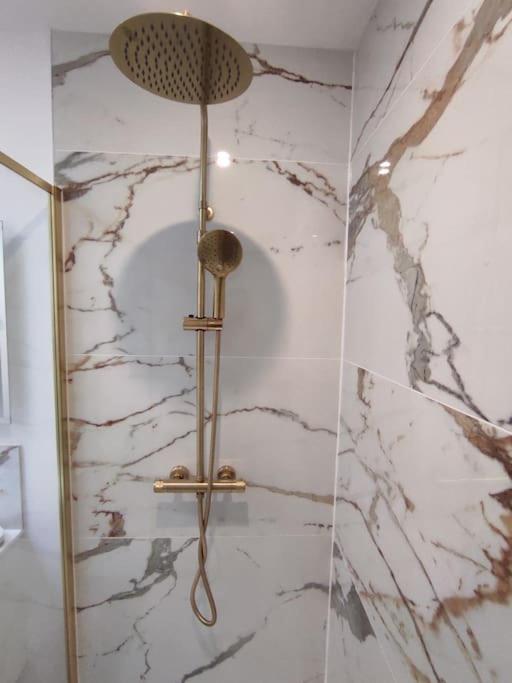 Au Bord Du Loir Apartment Cloyes-sur-le-Loir Bagian luar foto